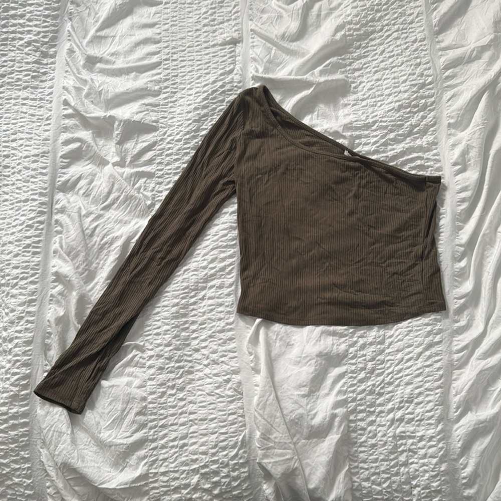 One shoulder kaki top